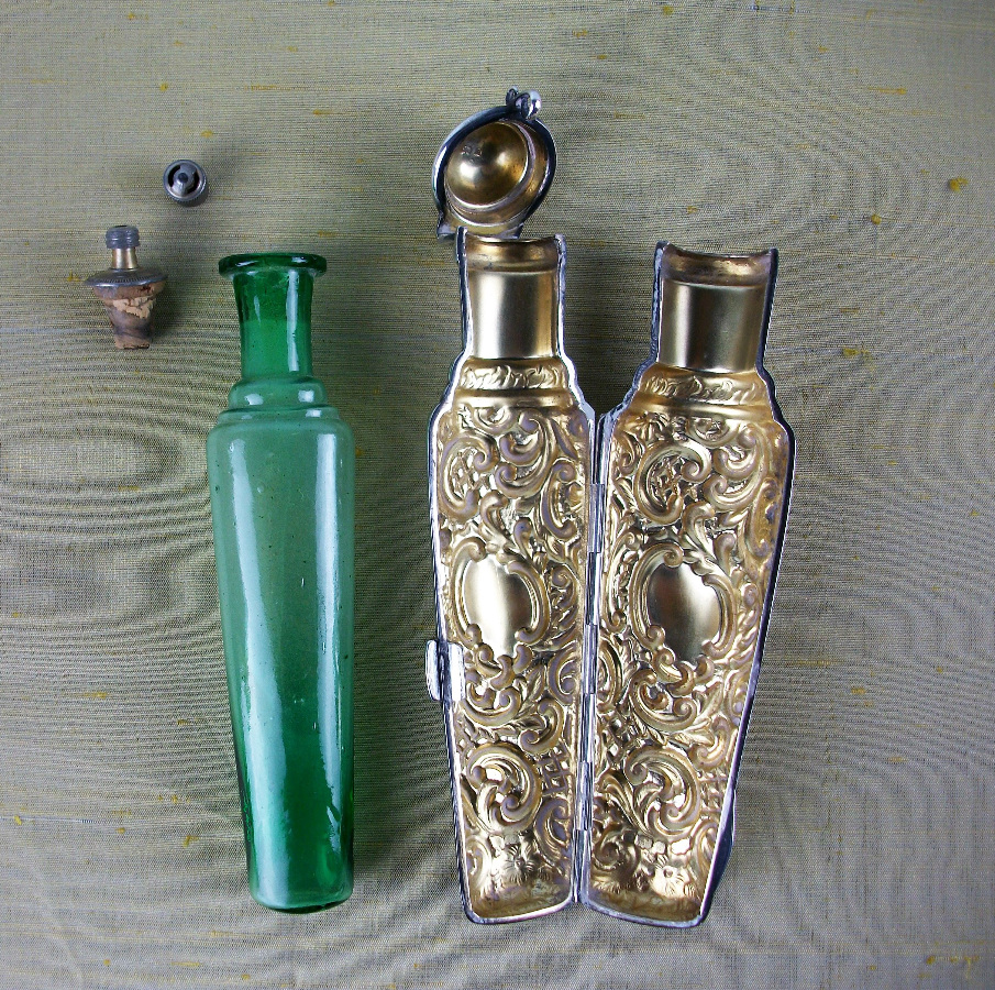 VICTORIAN SILVER PERFUME BOTTLE